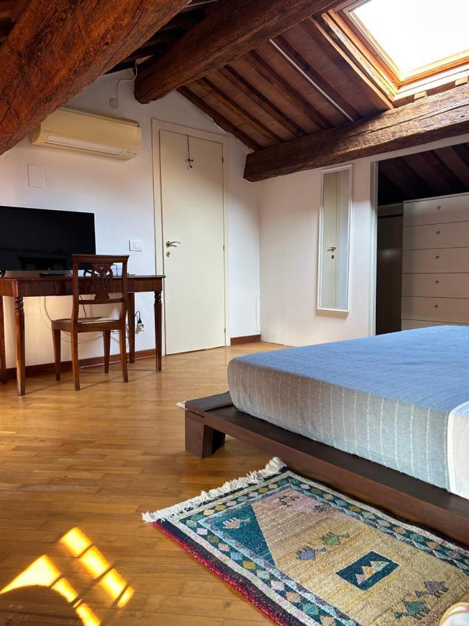 Hotel Chez Madame à Ferrare Extérieur photo